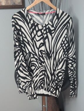 Foxcroft Black and White Knit Top with Pink Trim